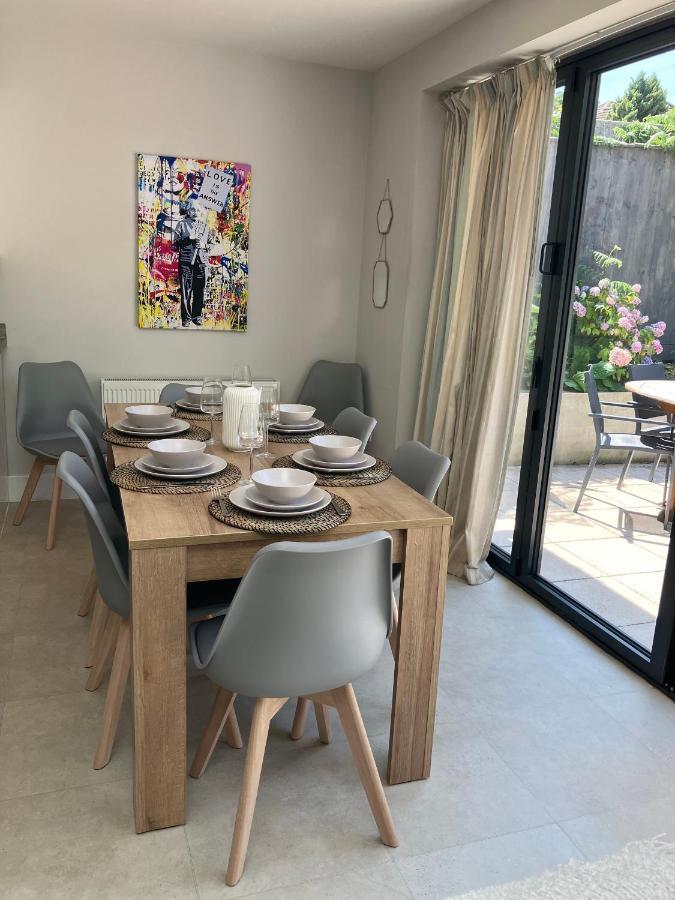 Beautiful 4 Double Bedroom House In Poole With Hot Tub, Near Sandbanks Bagian luar foto